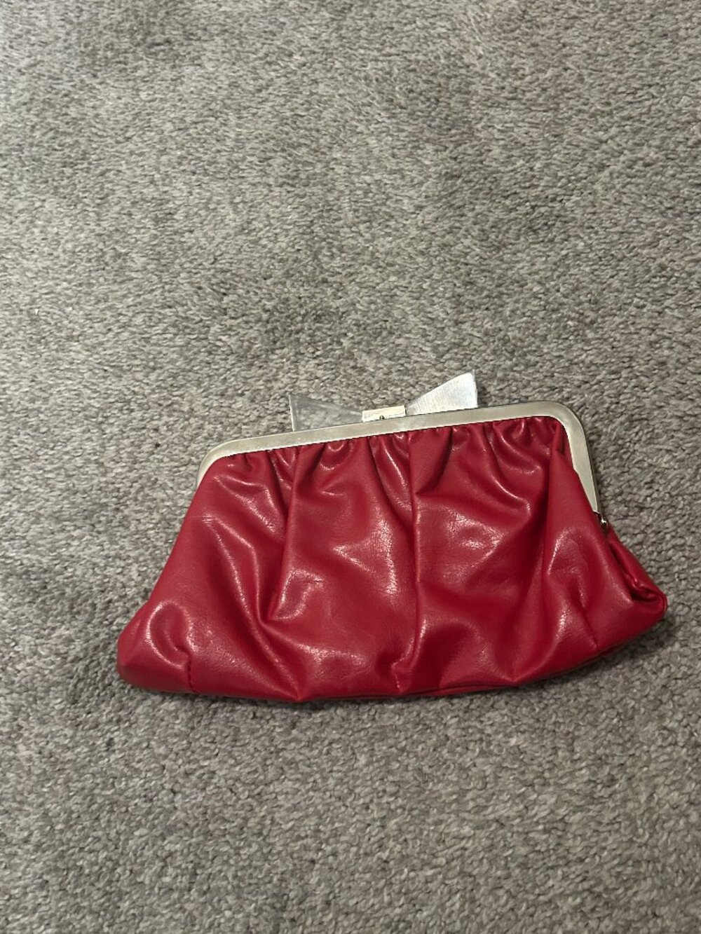 Red clutch